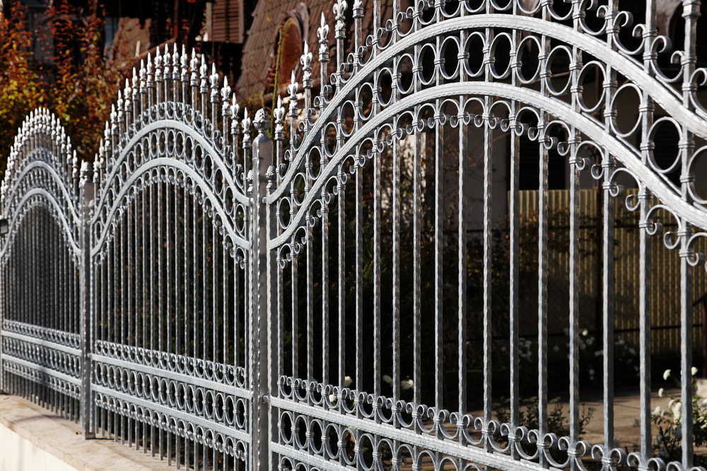 The Strength and Elegance of Metal Fences