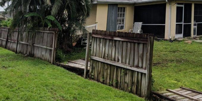5 Signs You Need a New Fence