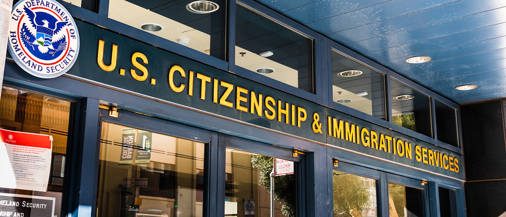How to Hire Immigrants Legally? Top 5 Tips [2021 Checklist]