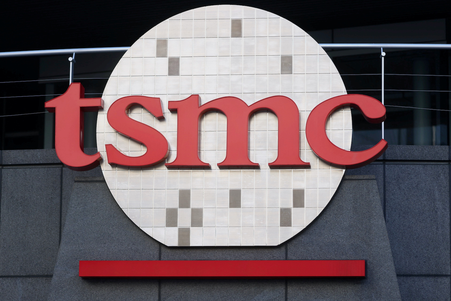 TSMC share price short-circuits over Intel's $20 billion ...