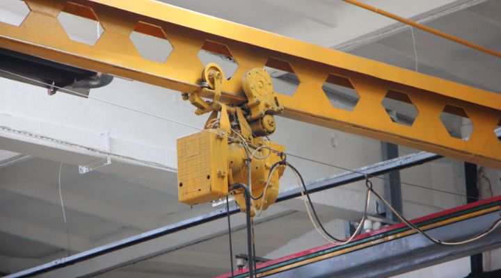 What is a patented track crane