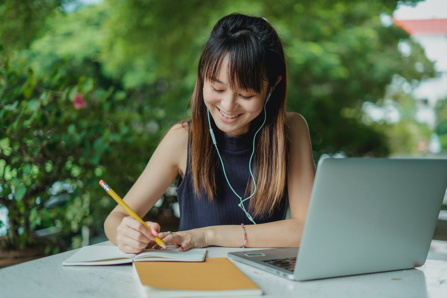 How To Write A High-Converting Video Testimonial