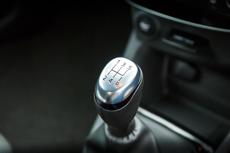 Dos and Don’ts in Driving a Manual Transmission Car