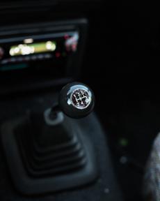 5 Benefits of Learning How to Drive a Stick Shift Car
