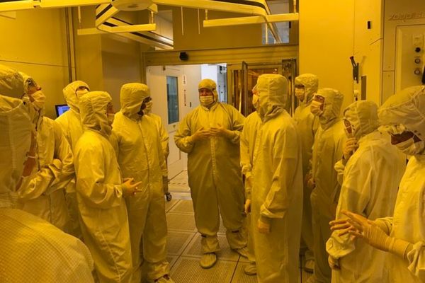 high school students visit Jireh Semiconductor