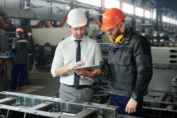 How To Create a Competitive Compensation Package in Manufacturing