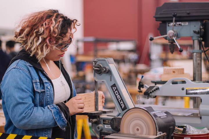 Keeping Blue-Collar Latinx Workers Engaged