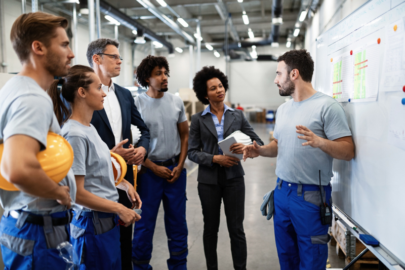 The Ultimate Guide to Employee Retention Strategies for Blue Collar Industries