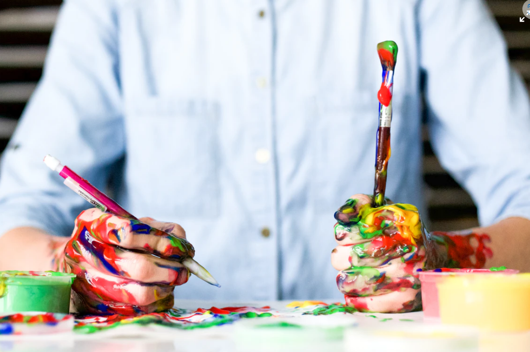 Paint on hands